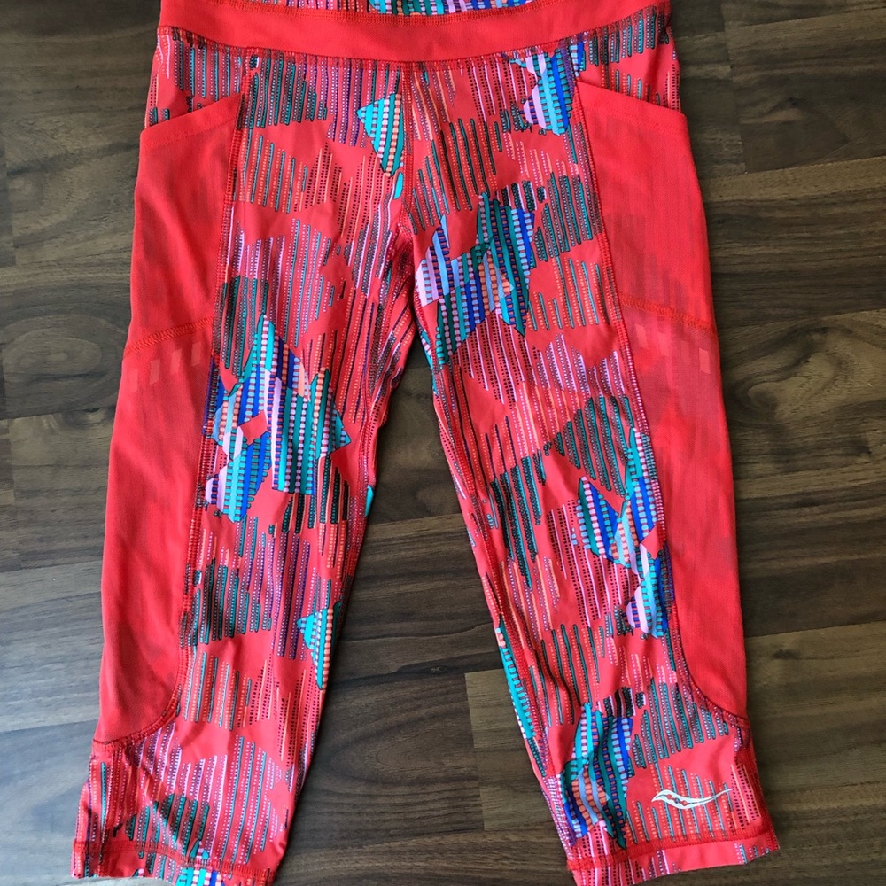 Saucony running capris